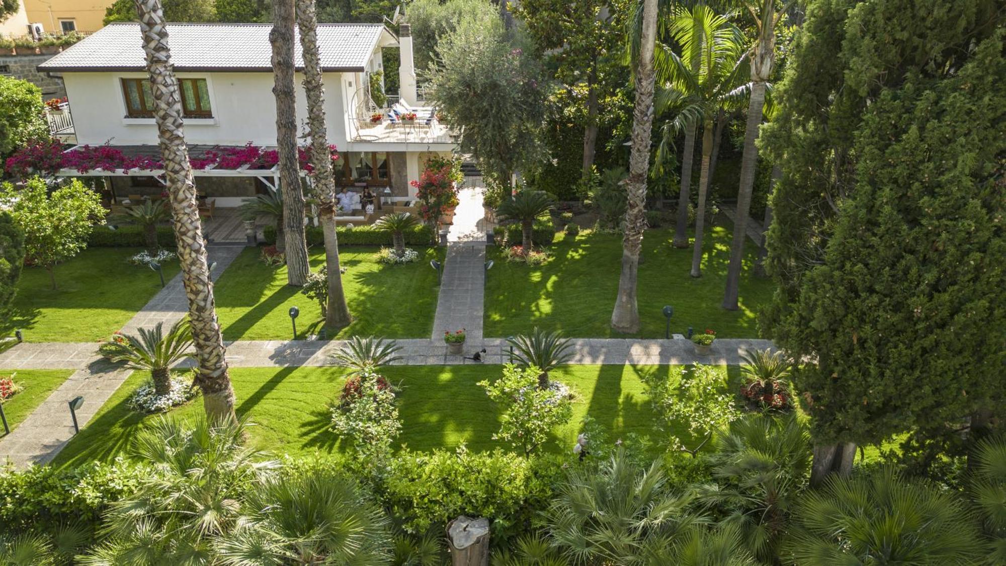 Sorrentovibes - Villa In Sorrento Center With Gardens And Outdoor Space Exterior foto