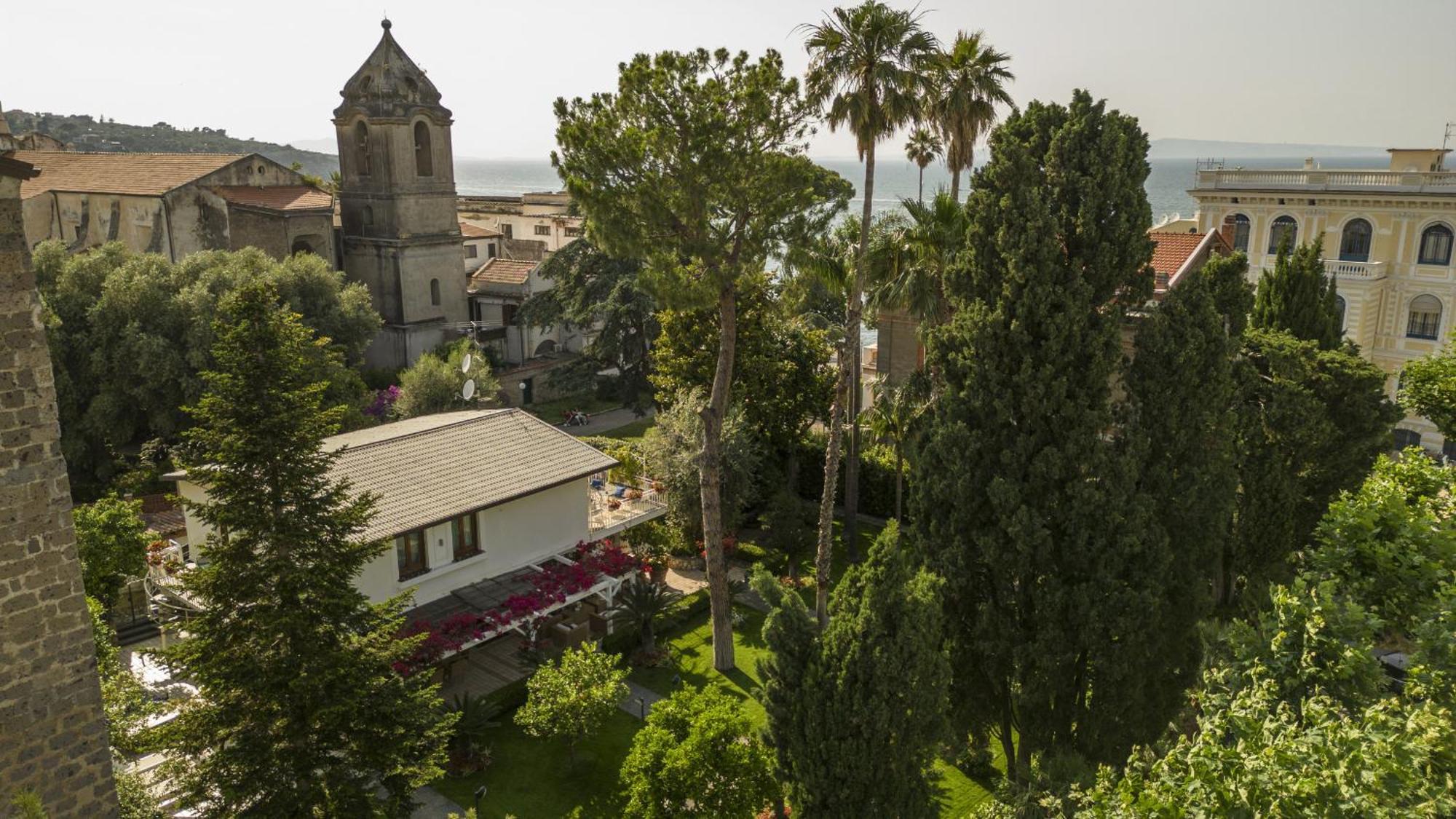 Sorrentovibes - Villa In Sorrento Center With Gardens And Outdoor Space Exterior foto