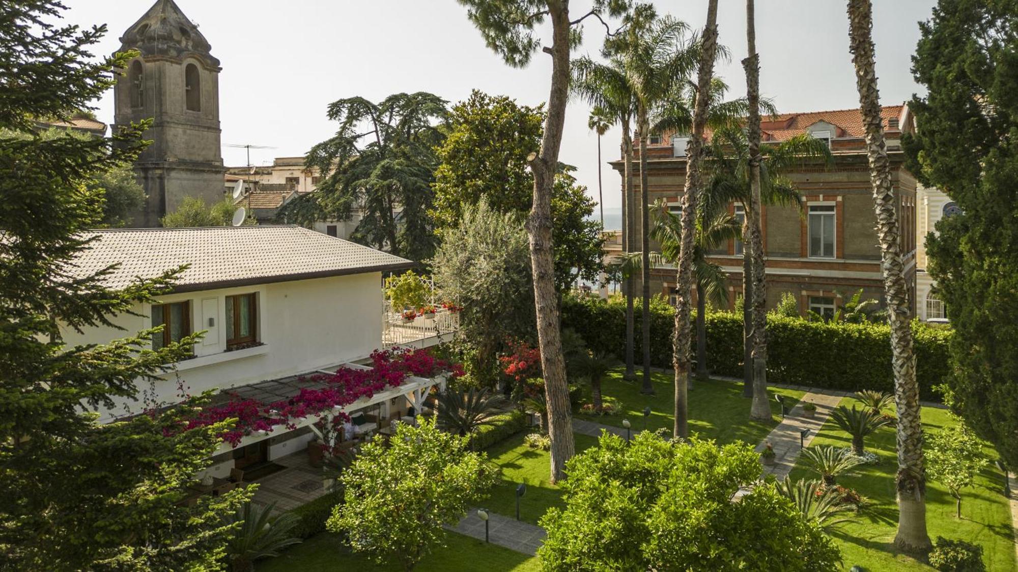 Sorrentovibes - Villa In Sorrento Center With Gardens And Outdoor Space Exterior foto