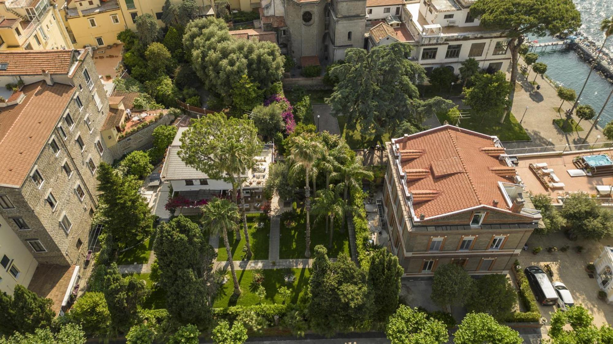 Sorrentovibes - Villa In Sorrento Center With Gardens And Outdoor Space Exterior foto