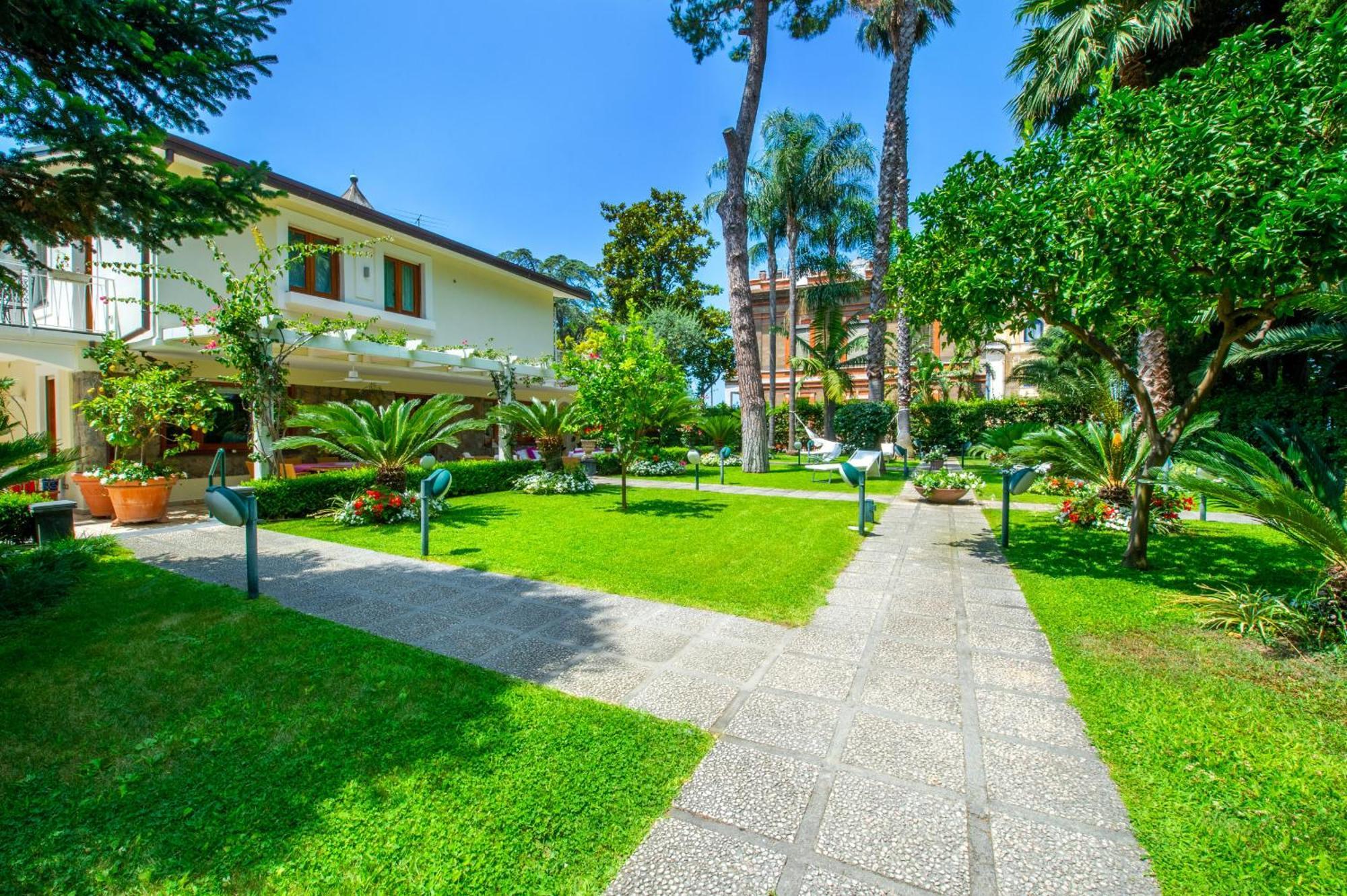 Sorrentovibes - Villa In Sorrento Center With Gardens And Outdoor Space Exterior foto